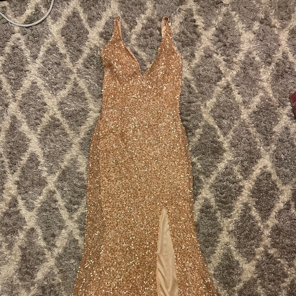 Beautiful Wedding or Prom Gown! Worn once in great conditions not rips or tears